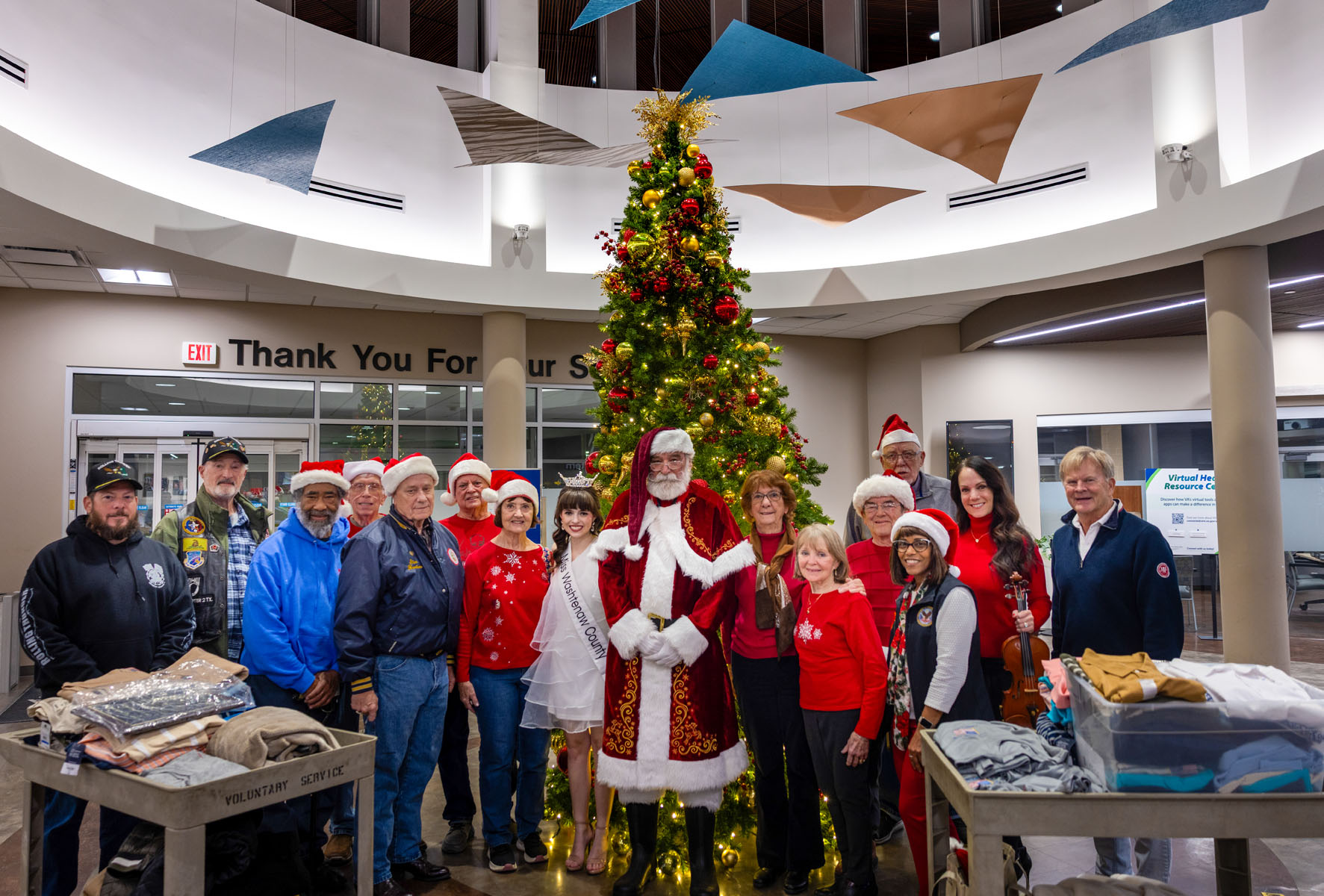 Christmas visit at the Veteran Hospital in Ann Arbor. December 16, 2025Photo by Marcin Szczepanski/www.marcinvisuals.com